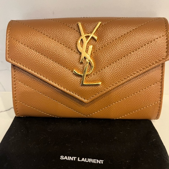 Authentic Cassandra YSL Matelasse Small Envelope Wallet-Grain DePoudre Embossed - Picture 1 of 8